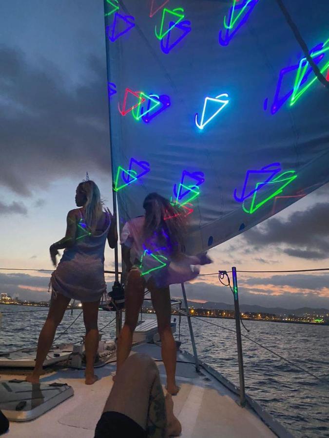 Salidas En Barco Hotel Premia De Mar Luaran gambar